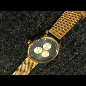 Keep moving Analog watch.